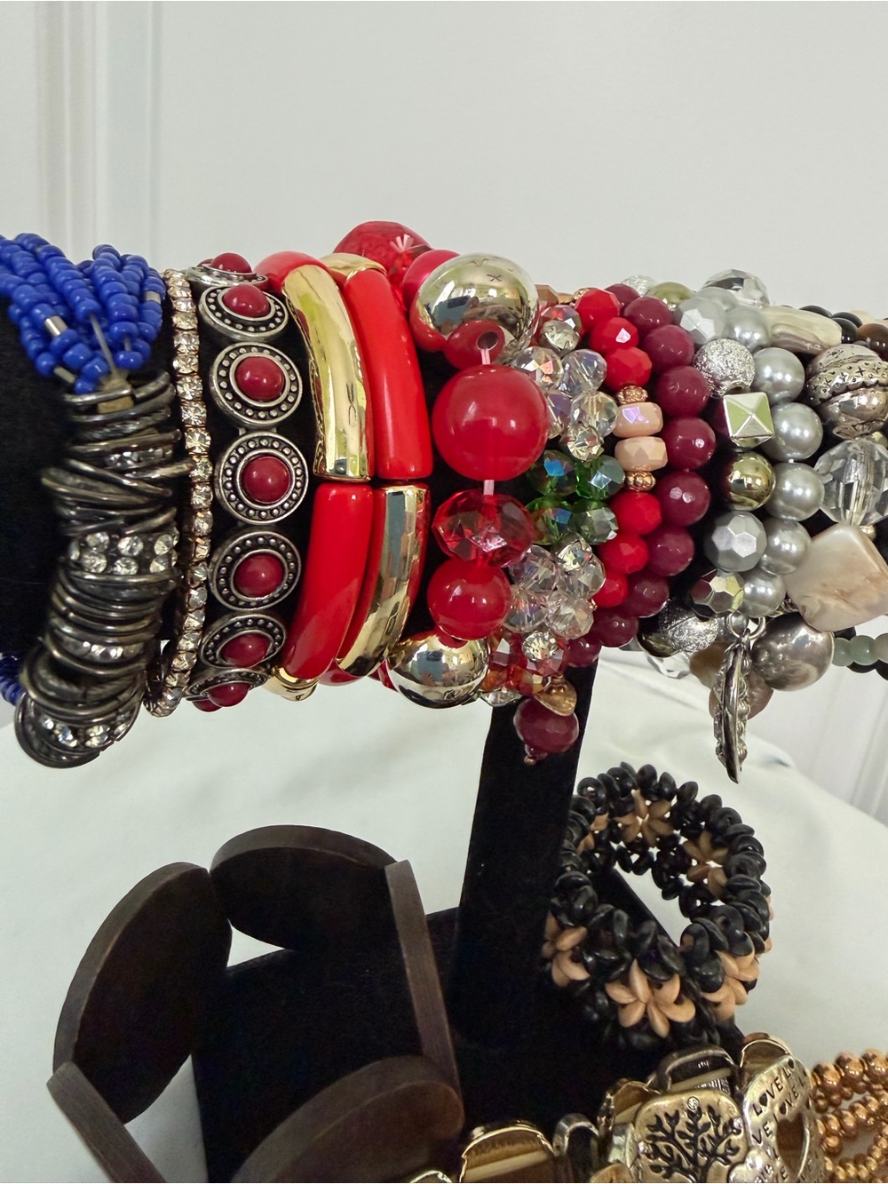 34-Piece Mixed Stretch Bracelets Lot 🔥 Glass, Wood, Stone + - Picture 8 of 10